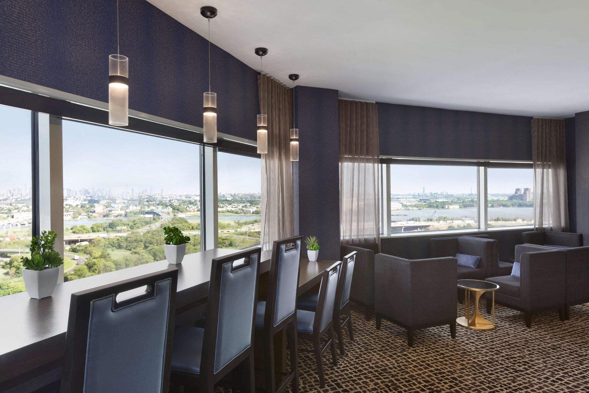 The Park Hotel At Meadowlands East Rutherford Exterior photo